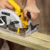 Ruční kotoučová pila 67mm v kufru DeWALT DWE575K