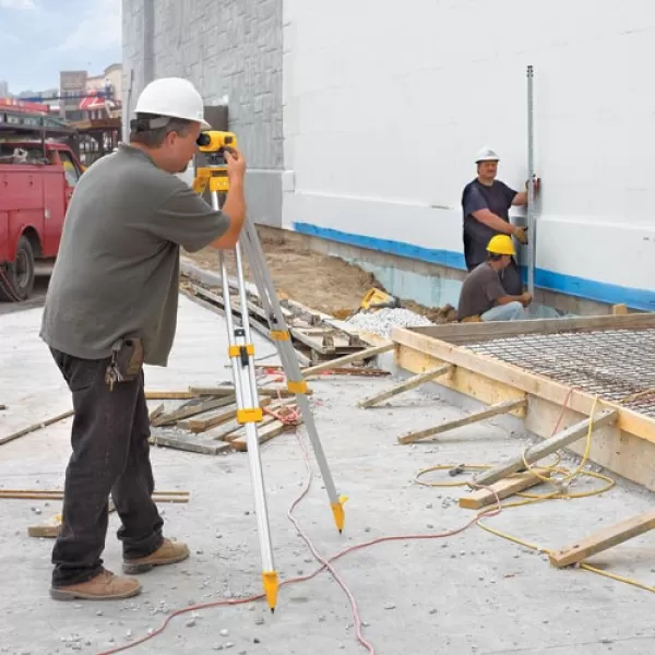 Nivelační optický přístroj DeWALT DW096PK