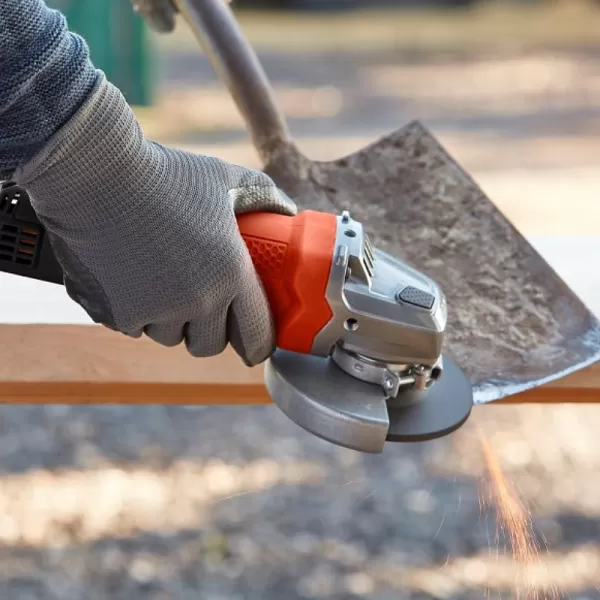 Úhlová bruska 115mm Black&Decker BEG110