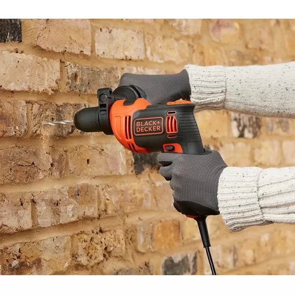 Příklepová vrtačka Black&Decker BEH710K