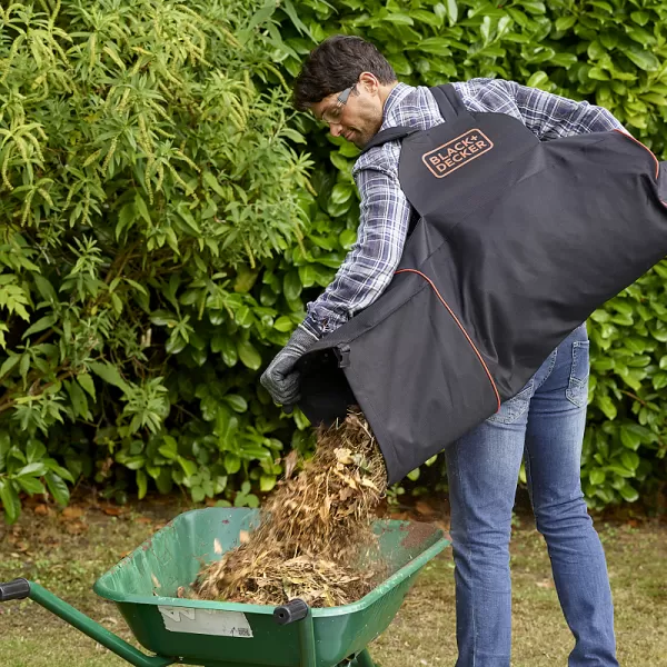 Zahradní vysavač a fukar Black&Decker BEBLV301
