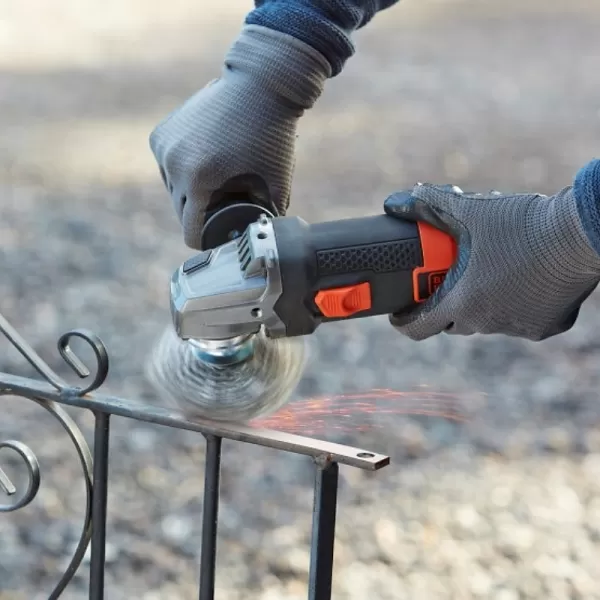 Úhlová bruska 125mm Black&Decker BEG220K