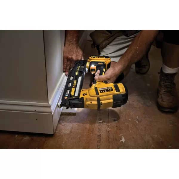 Aku bezuhlíková kombo sada nářadí 18V 2x5,0 Ah XR DeWALT DCK246P2T