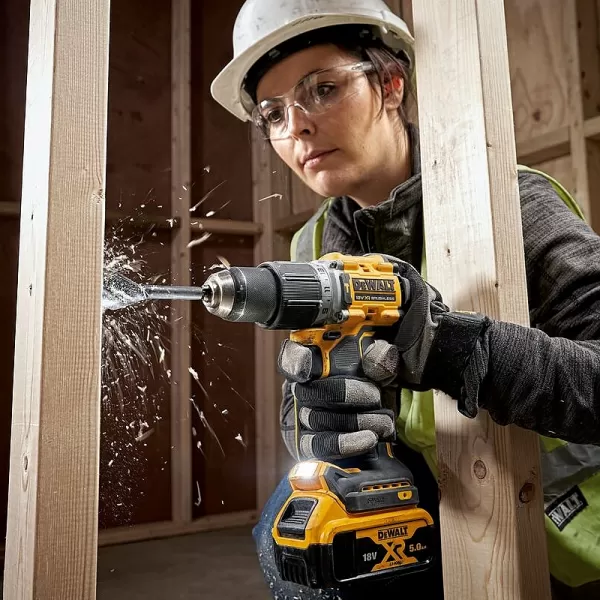 Aku příklepová vrtačka 18V 2x5,0Ah DeWALT DCD805P2T