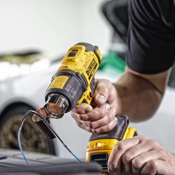 Aku opalovací pistole 18V bez aku DeWALT DCE530N