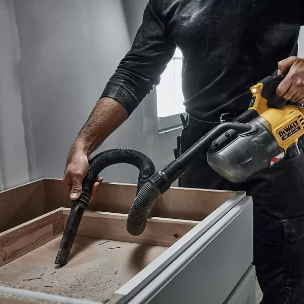 Aku ruční vysavač 18V bez aku DeWALT DCV501LN