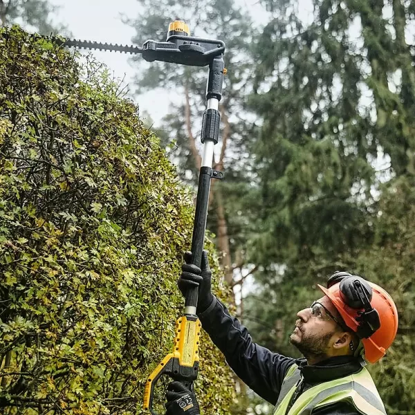 Aku plotostřih s dlouhou rukojetí 18V 1x5,0Ah DeWALT DCMPH566P1