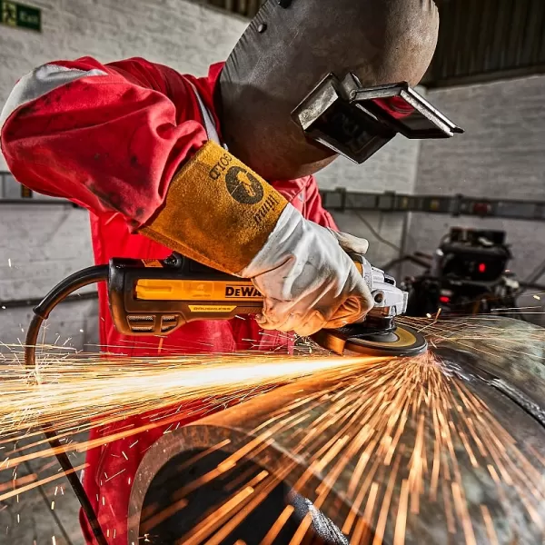 Úhlová bruska 125mm DeWALT DWE4357