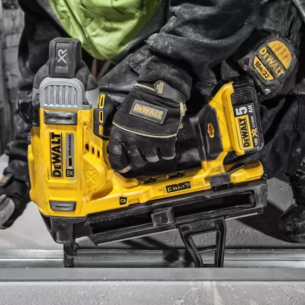 Aku hřebíkovačka do betonu bez aku 18V DeWALT DCN890N
