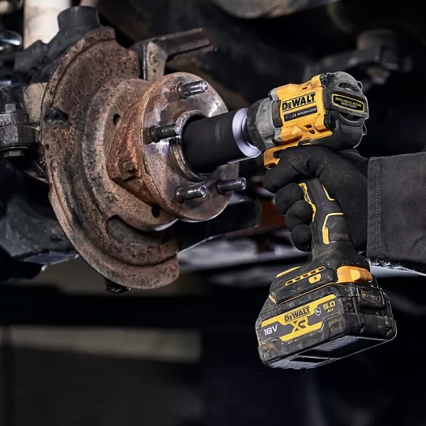 Aku rázový utahovák 18V 2x5,0Ah s CFN krytem DeWALT DCF921P2G