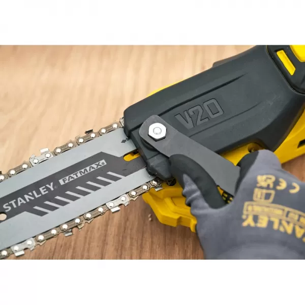 Aku řetězová pila s prodlouženou rukojetí 18V 1x4,0Ah STANLEY FATMAX V20 SFMCPS720M1