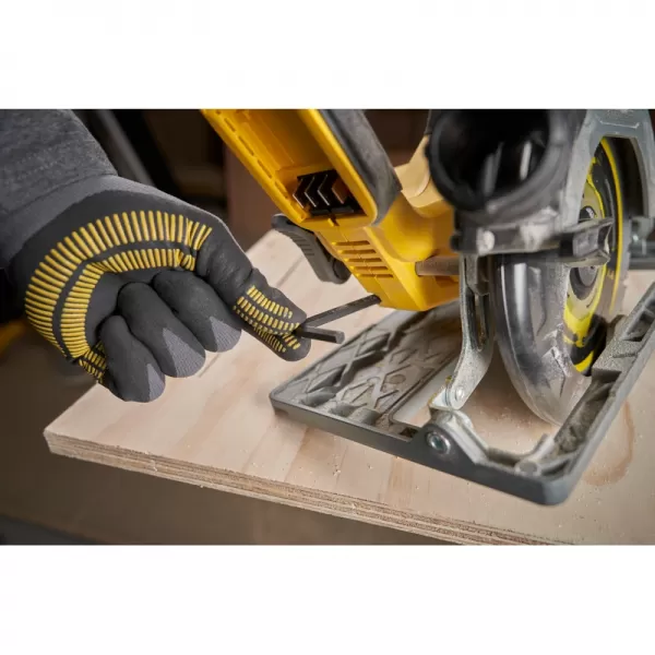 Aku bezuhlíková okružní pila 18V bez aku STANLEY FATMAX V20 SFMCS551B