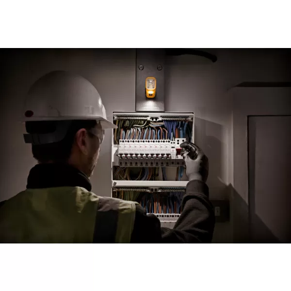 Aku nabíjecí světlo USB-C DeWALT DCL183