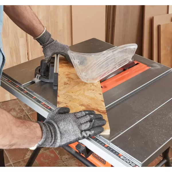 Stolní kotoučová pila 1800W Black&Decker BES720