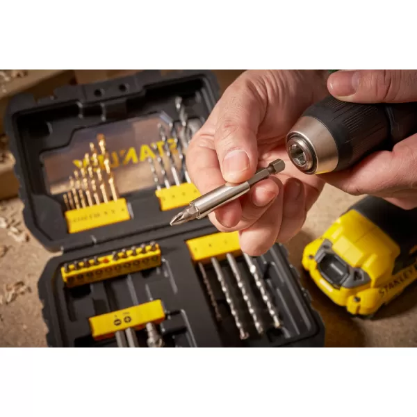 31dílná sada vrtáků do kovu Titanium/dřeva/zdiva, šroubovací bity, magnetický držák bitů, záhlubník Stanley STA88550