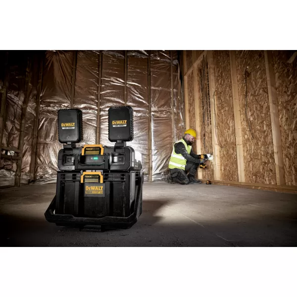 Nastavitelné pracovní světlo s úložným prostorem TOUGHSYSTEM 2.0 DeWALT DWST08061-1