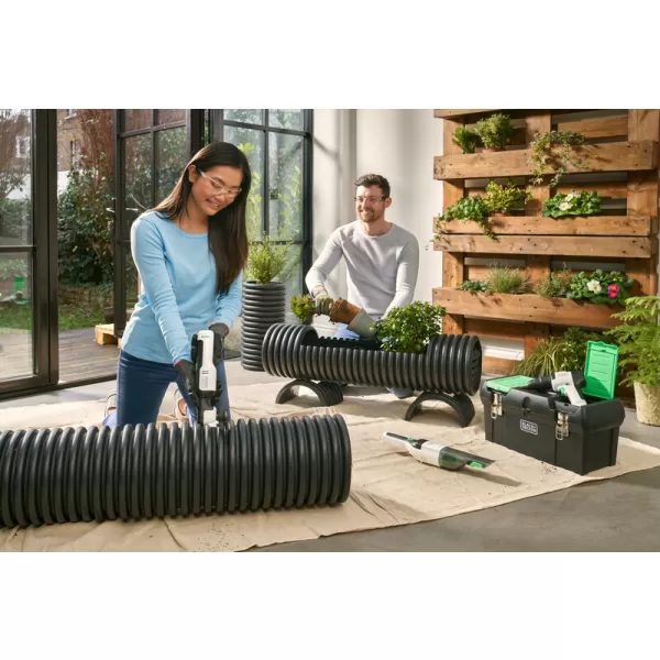 Aku ruční vysavač 7,2V 1x1,5Ah reviva Black&Decker REVHV8C