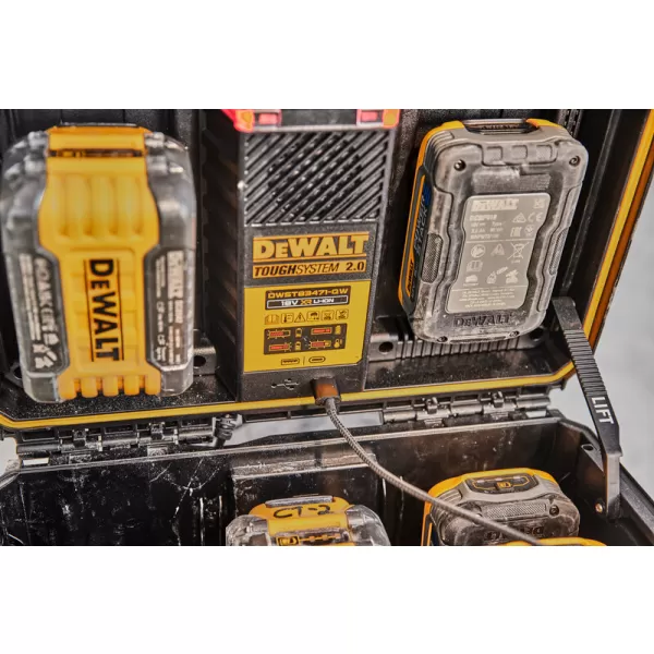 Dvojitá nabíječka v kufru TOUGHSYSTEM 2.0 DeWALT DWST83471