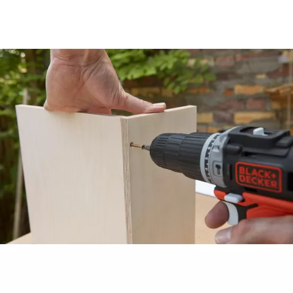 Aku vrtací šroubovák 12V 1,5Ah v tašce Black&Decker BDCHD12S1