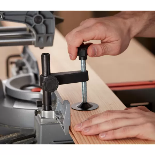 Pokosová pila s pojezdem 1600W Black&Decker BES700