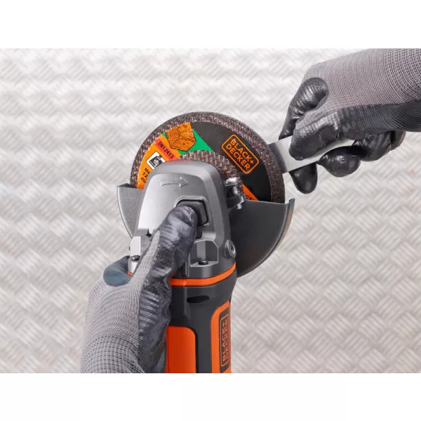 Aku úhlová bruska 18V bez aku Black&Decker BCG720N