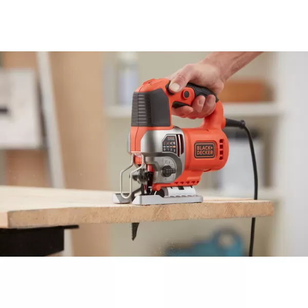 Přímočará pila 650W Black&Decker BES610