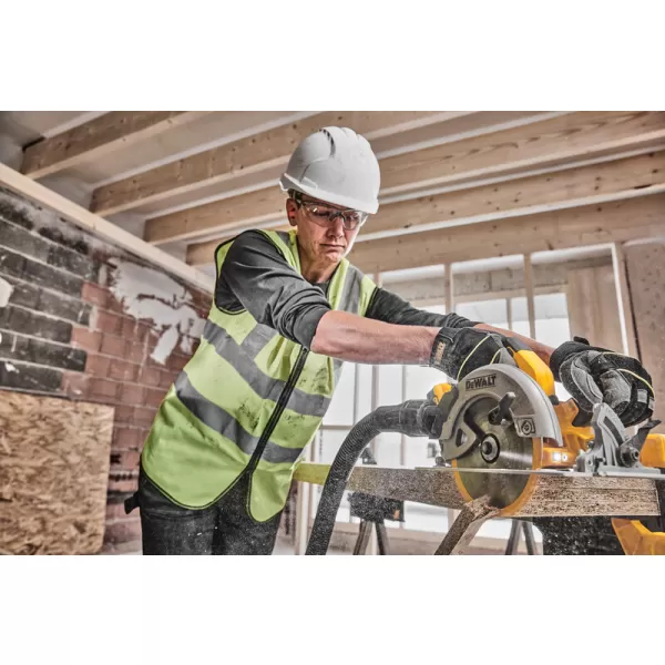 Aku kotoučová bezuhlíková pila 18V 2x 5,0Ah XRP DeWALT POWERSTACK DCS570H2T