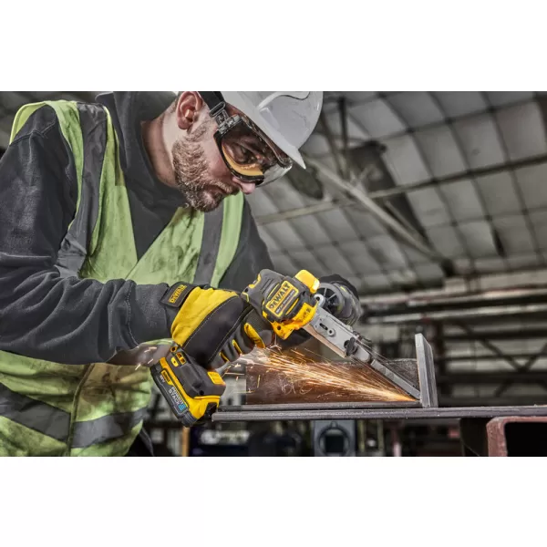 Aku prstová bruska POWERSTACK 18V 2x1,7Ah DeWALT DCM200E2T