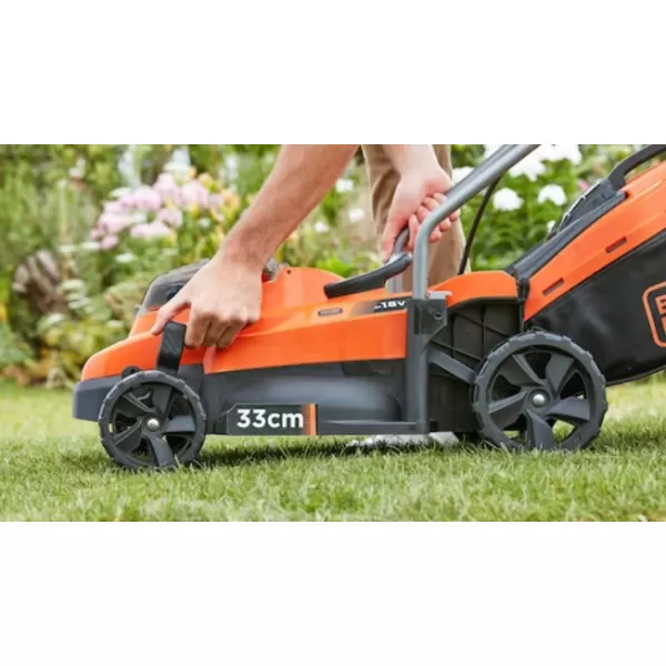 Aku rotační sekačka 18V 2x2,5Ah Black&Decker BCMW3318L2