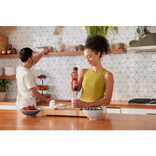 Aku tyčový mixér 7,2V 1x2,0Ah + šlehač - červený Black&Decker BCKM1012KR