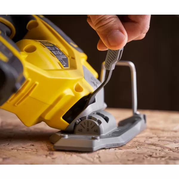 Aku bezuhlíková přímopčará pila V20 18V bez aku Stanley FatMax SFMCS650B