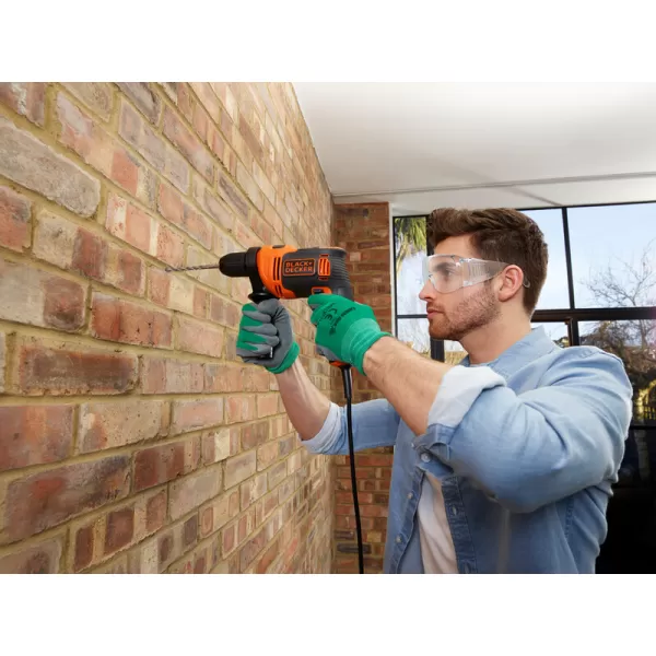 Příklepová vrtačka 550W v kufru Black&Decker BEH550K