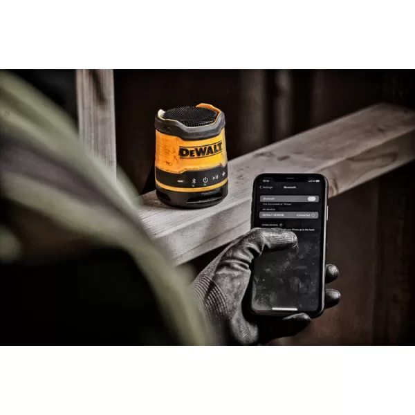Nabíjecí Bluetooth reproduktor USB-C DeWALT DCR009