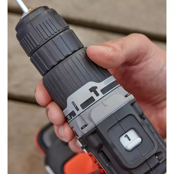 Aku vrtací šroubovák 12V 1,5Ah v tašce Black&Decker BDCHD12S1