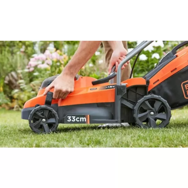 Aku rotační sekačka 18V bez aku Black&Decker BCMW3318N