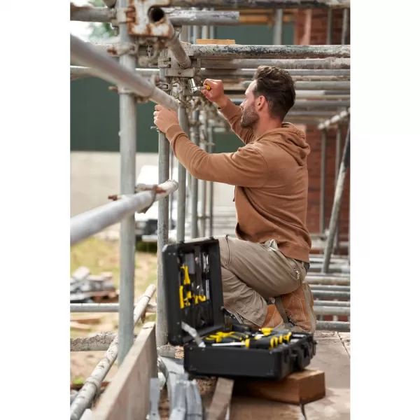 142dílná sada v montážním kufru Stanley STMT98109-1