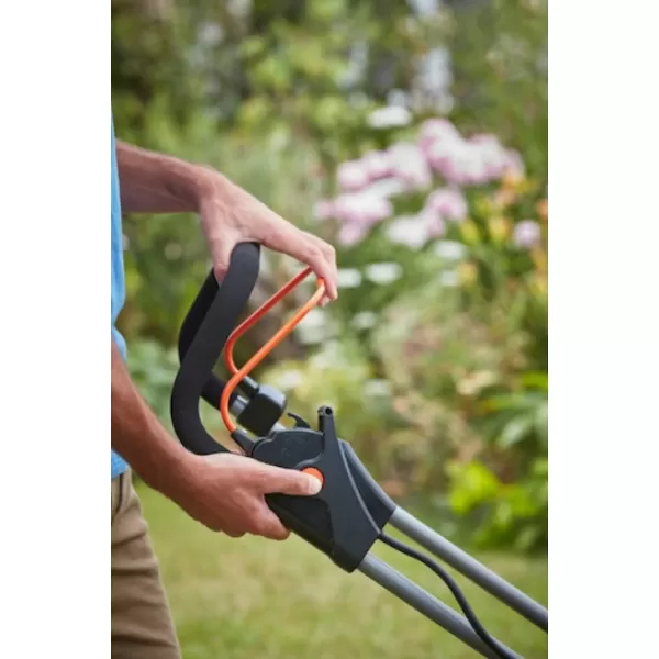 Aku rotační sekačka 18V 2x4,0Ah Black&Decker BCMW33184L2