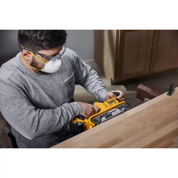 Aku bezuhlíková pásová bruska 18V bez aku DeWALT DCW220N