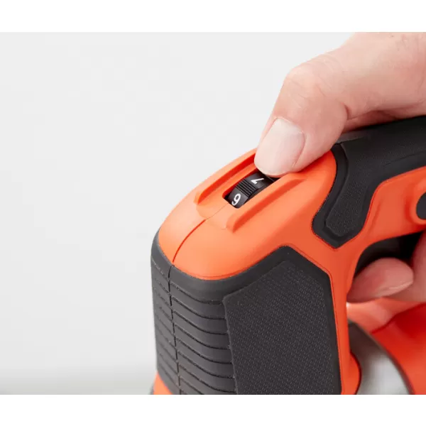 Přímočará pila 650W v kufru Black&Decker BES610K