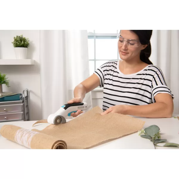 Aku rotační nůžky 3,6V Black&Decker BCRC115