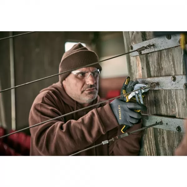 142dílná sada v montážním kufru Stanley STMT98109-1