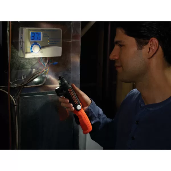 Aku šroubovák s kloubovou rukojetí a svítilnou 3,6V Black&Decker BDCSFL20C