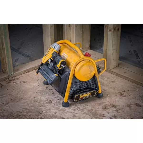 Vzduchový kompresor 6l + hadice 5m DeWALT DPC6MRC