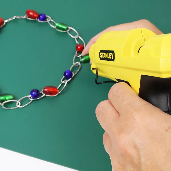 Pistole na tavné lepidlo GR50 Stanley STHT6-70417