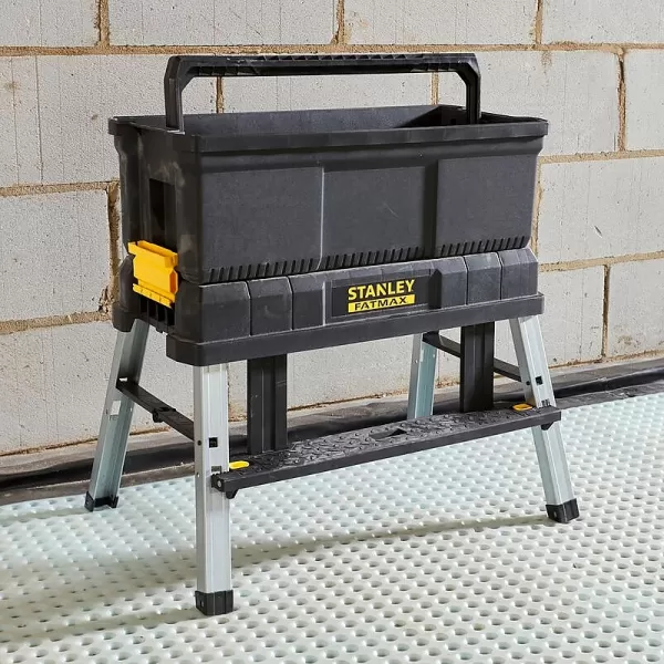 Box na nářadí se schůdky Stanley 19" FMST81083-1
