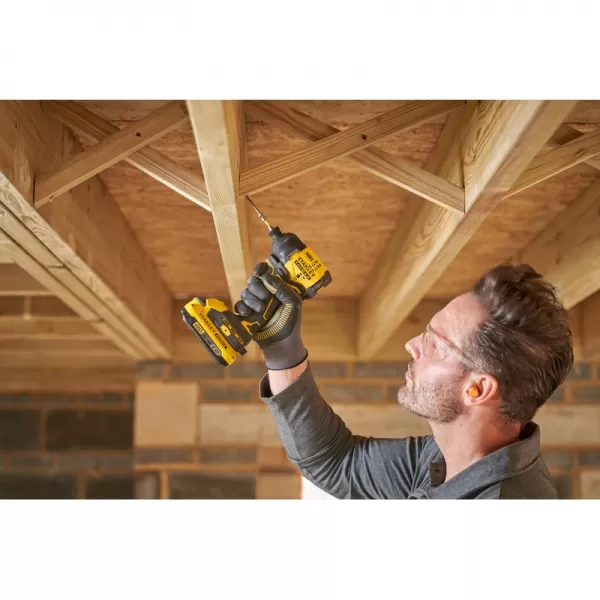 Aku bezuhlíkový rázový utahovák 18V 1x2,0Ah STANLEY FATMAX V20 SFMCF811D1T