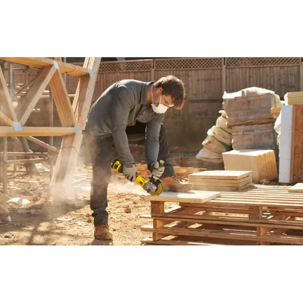 Aku bezuhlíková úhlová bruska 18V bez aku STANLEY FATMAX V20 SFMCG710B