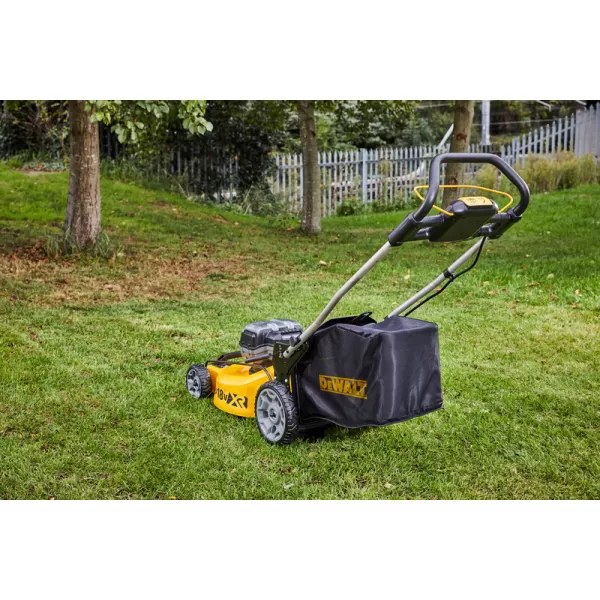 Aku sekačka na trávu 2x5,0Ah 18V DeWALT DCMW564P2