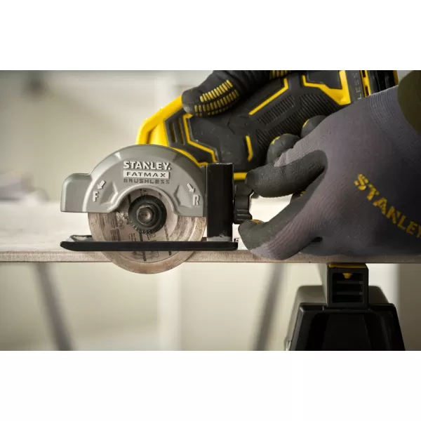 Aku univerální řezačka V20 18V 2x2,0Ah Stanley FatMax SFMCM300D2