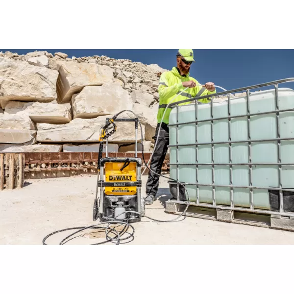 Aku tlaková myčka 18V bez aku DeWALT DCMPW1600N